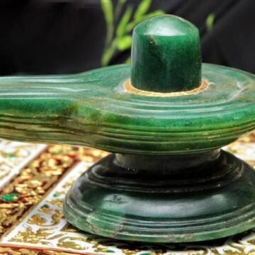 emerald1 Rare Emerald Shiva Lingam Shines Bright in Telangana
