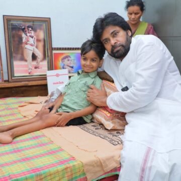 HK_7vR_bIAAUCBC విధితో పోరాడి ఓడిపోయాడు..! పవన్ వీరాభిమాని నిరంజన్ఓ చెరగని జ్ఞాపకం