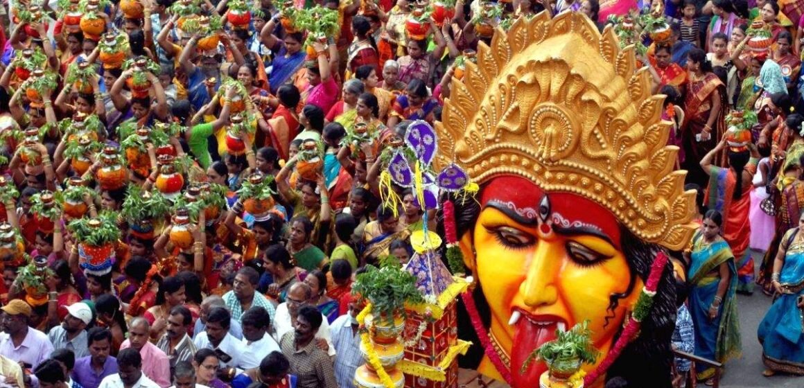 bonam Ashada Bonalu 2026 : ఆషాఢ బోనాలు ప్రారంభం.. గోల్కొండలో అమ్మకు తొలి బోనం!