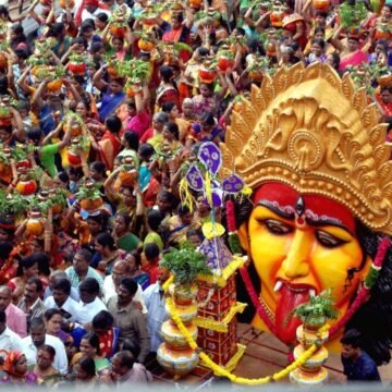 bonam Ashada Bonalu 2026 : ఆషాఢ బోనాలు ప్రారంభం.. గోల్కొండలో అమ్మకు తొలి బోనం!
