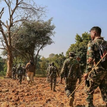 1 Palnadu Maoist Couple Surrenders: హింసకు గుడ్బై.. జనజీవనంలోకి మావోయిస్టు దంపతులు.. అర్బన్ డెన్ కీపర్లుగా కీలక బాధ్యతలు