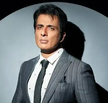 Sonu Sood’s Epic Reply to iPhone 18 Pro Fans: “కొత్త ఫోన్.. కొత్త EMI.. పాత బిల్లులే!” ఐఫోన్ లవర్స్‌కు సోనూ సూద్ కౌంటర్