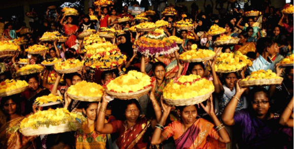 Bathukamma Bathukamma Festival 2026: తెలంగాణలో బతుకమ్మ పండుగ షురూ!